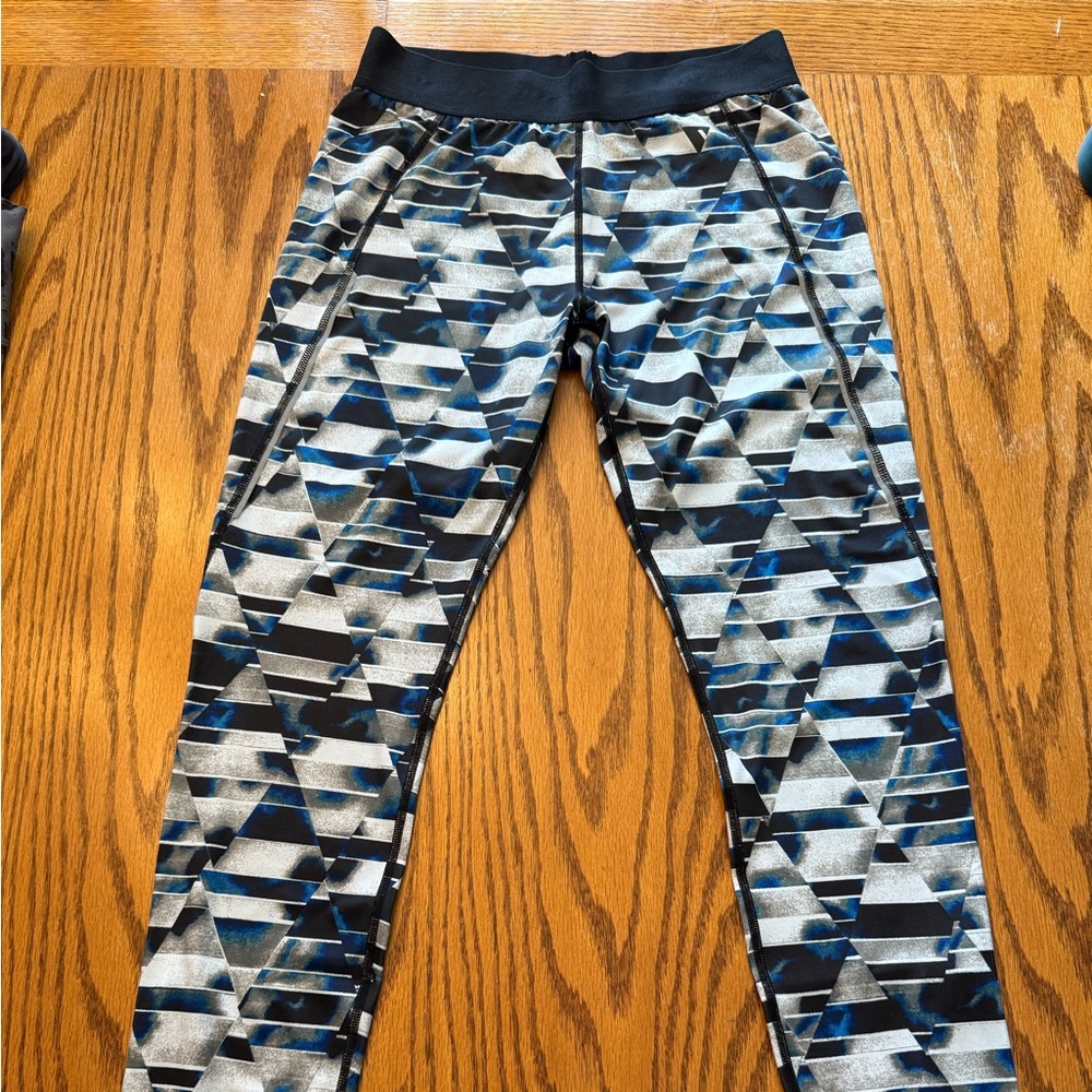Yas Leggings Blue, Black and White with Zippers on Bottom of Legs - Size M